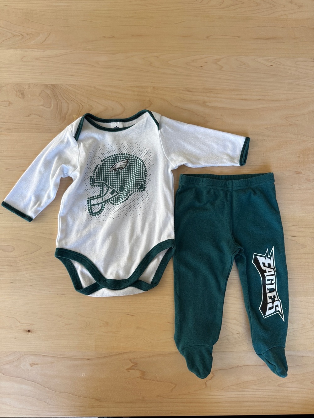 NFL Eagles Baby Bodysuit and Pants Set Size 3-6m